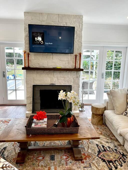 וונטוורט פאלס Sunnyside Luxurious 4Br Art Villa, Fireplace, Village 2Mins מראה חיצוני תמונה